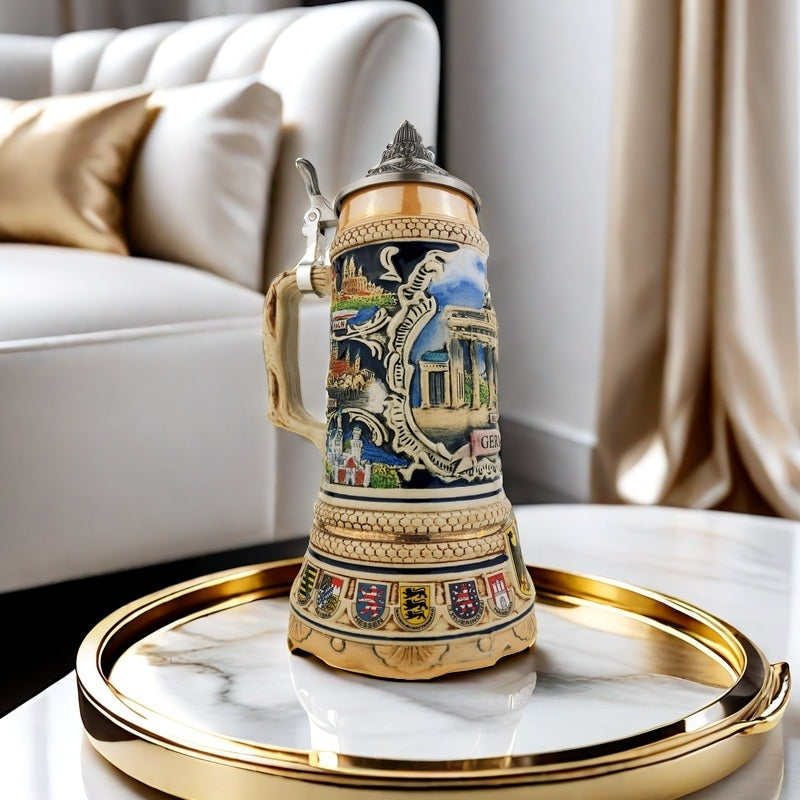 Bierkrug mit Deckel 0,7L – Steinkrug mit XL-Boden – Brandenburger Tor Motiv auf der Vorderseite – Deutschland Design