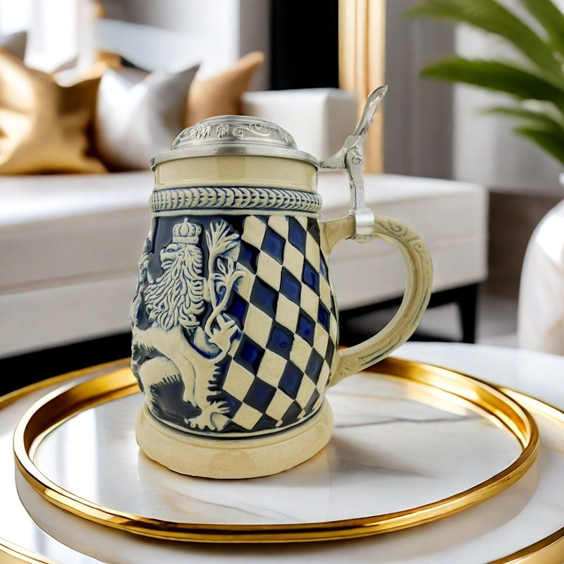 Bierkrug mit Deckel 0,6L – Klassischer Bayrischer Steinkrug mit Relief-Wappen und Flachdeckel