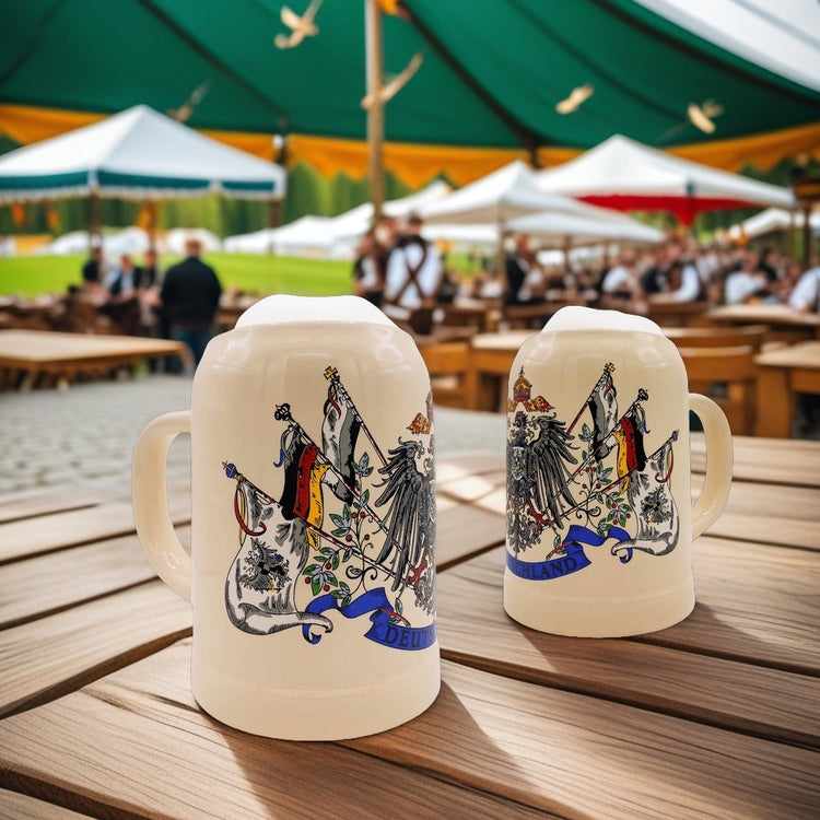 Klassischer Steinkrug mit traditionellem Design – ideal für den täglichen Biergenuss und gesellige Biergartenbesuche.