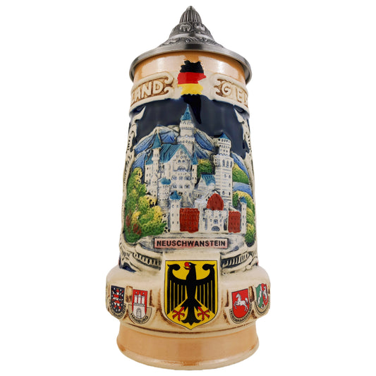 Bierkrug mit Deckel und kunstvollem Relief, Motiv Neuschwanstein Schloss
