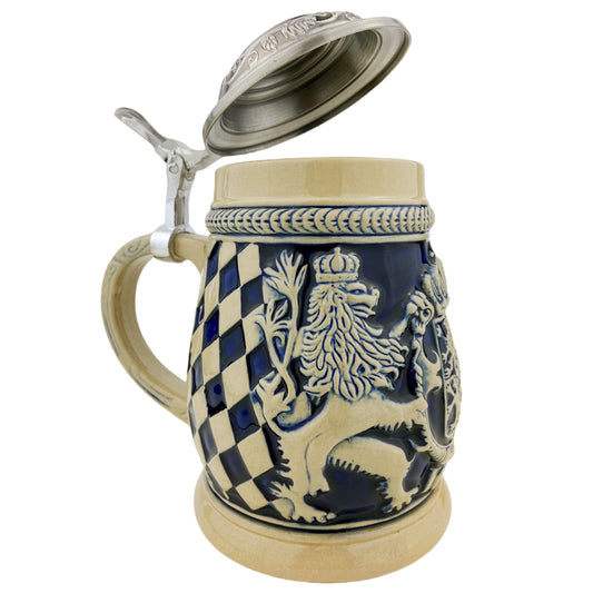 Bierkrug mit Deckel 0,6L – Klassischer Bayrischer Steinkrug mit Relief-Wappen und Flachdeckel