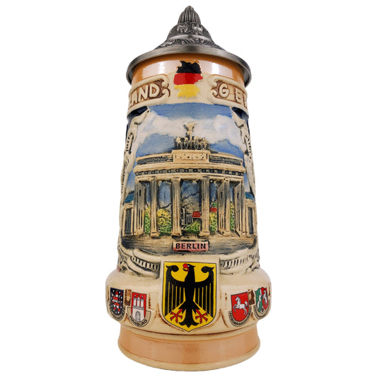 Bierkrug mit Deckel 0,7L – Traditioneller Steinkrug mit Deutschland-Motiv – Brandenburger Tor auf der Vorderseite