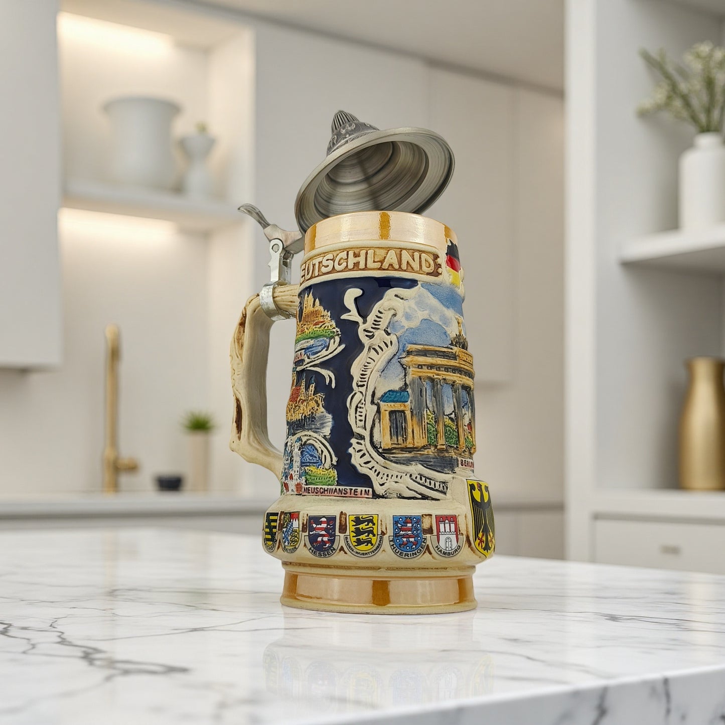 Deutschland Germany Bierkrug mit Deckel traditionelles Stadtmotiv Souvenir