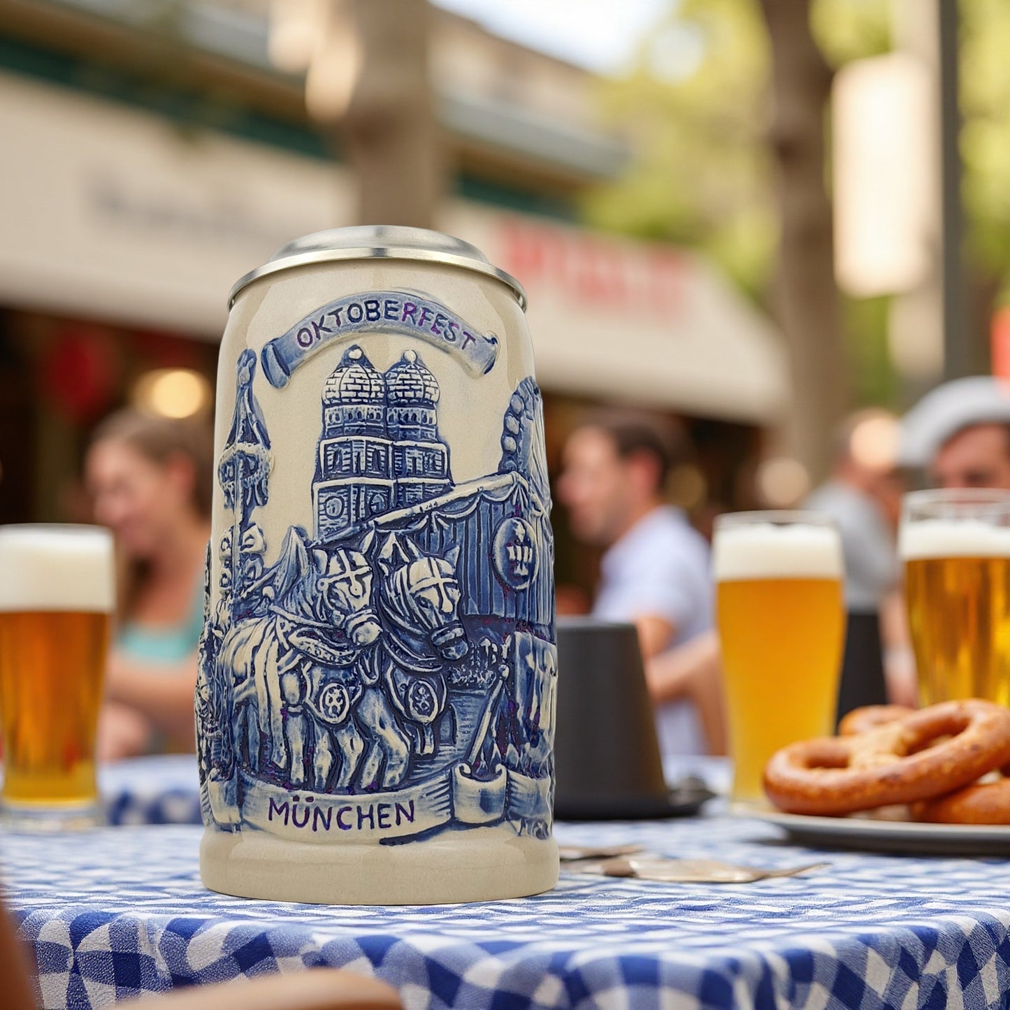 Bierkrug mit Zinndeckel 0,7 L – München Motiv – Traditioneller Keramik Bierkrug – Geschenkidee für Bierliebhaber und Sammler
