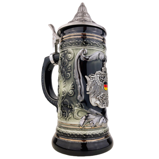 Bierkrug mit Deckel 0,7L – Bierseidel Steinkrug mit Spitzdeckel und Metallmontur "Germany" mit Deutschland-Farben (Schwarz/Braun)