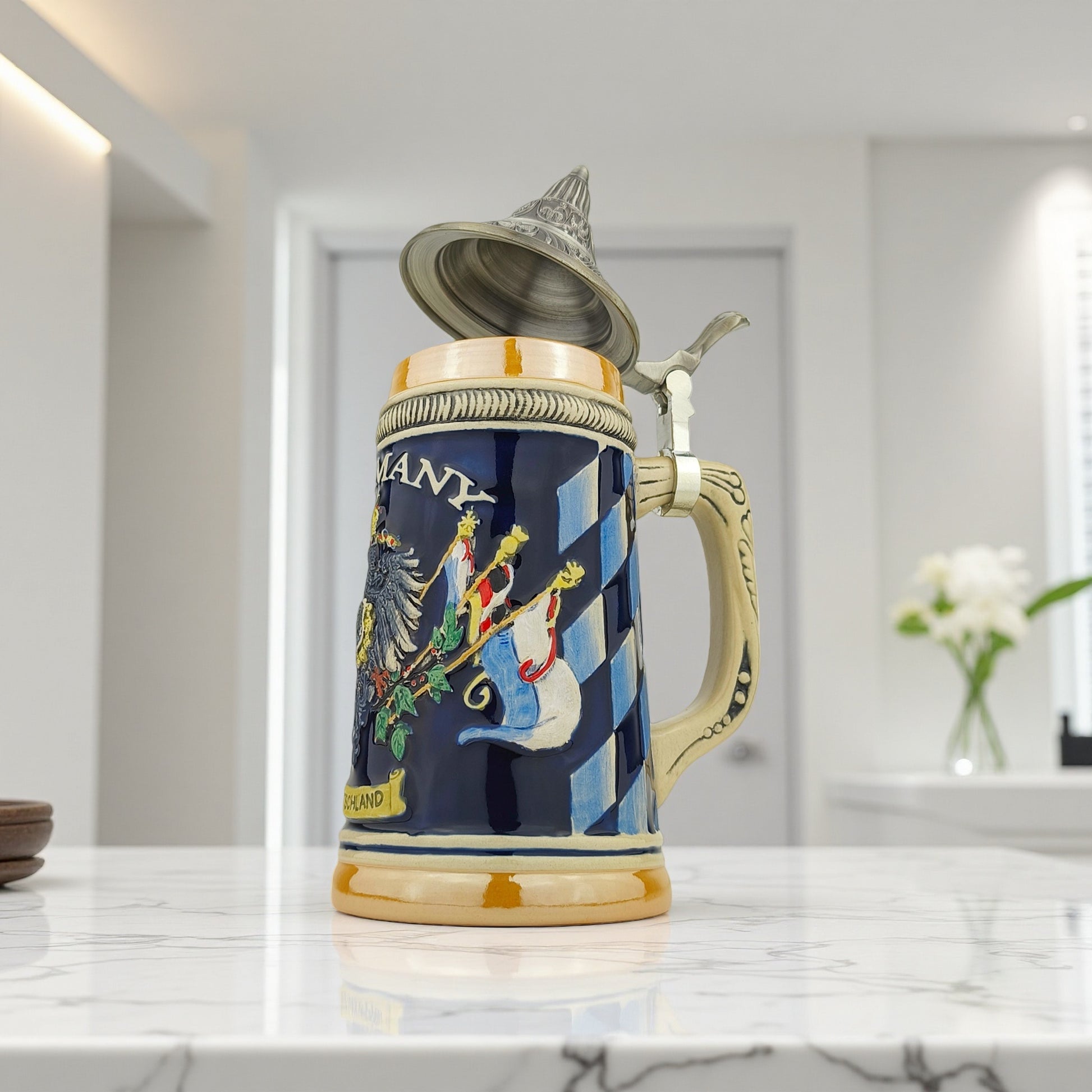 Bierkrug mit Zinndeckel Germany klassisches Design