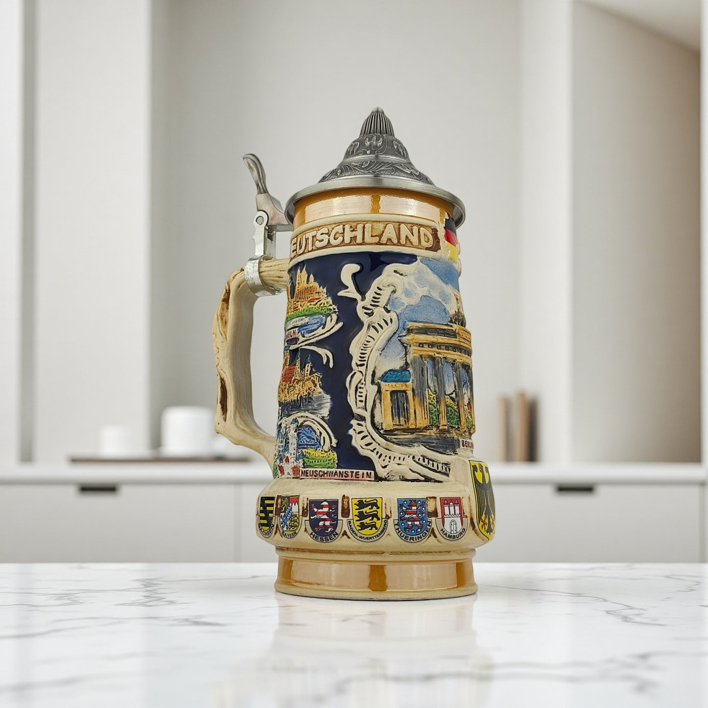 Bierkrug mit Deckel Deutschland Germany klassisches Souvenir Motiv